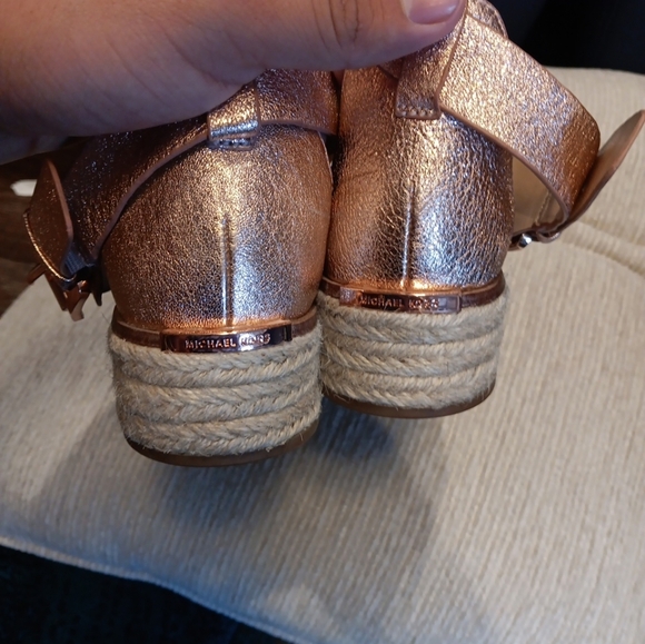 MICHAEL KORS MICHAEL Platform Strappy Ankle Sandals Leather Rose Gold Size 7 - Picture 5 of 7